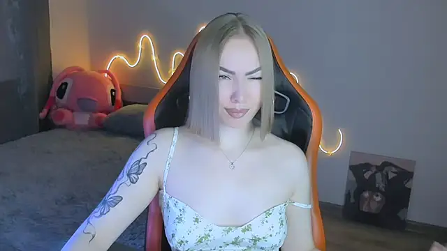 LaraKrein lk online show from 01/15/26, 11:37