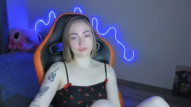 LaraKrein lk online show from 04/13/26, 01:00