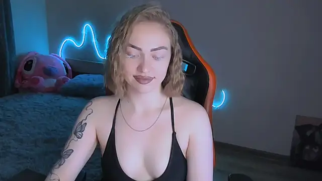 LaraKrein lk online show from 04/16/26, 04:08