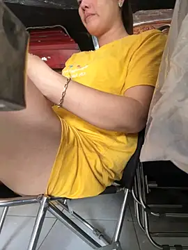 sharon-Hanna online show from 11/17/25, 03:34