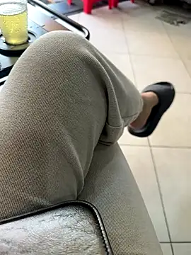 sharon-Hanna online show from 12/15/25, 01:21