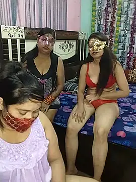 Snapshot of Sexy_anaamika chatting on 11/04/25, 08:35 Sexy anaamika online show from 11/04/25, 08:35