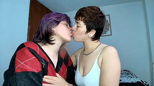 Zafira  Raven online show from 02/05/26, 04:00