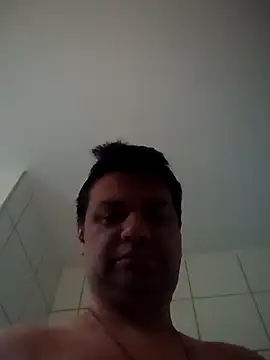 Snapshot of Crocante_Hot chatting on 11/13/25, 08:35 Crocante Hot online show from 11/13/25, 08:35