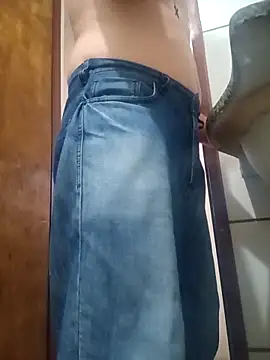 Snapshot of Crocante_Hot chatting on 11/17/25, 08:53 Crocante Hot online show from 11/17/25, 08:53