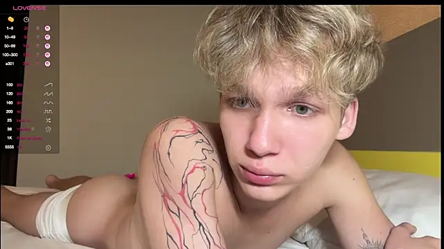 walter cute online show from 04/12/26, 06:13