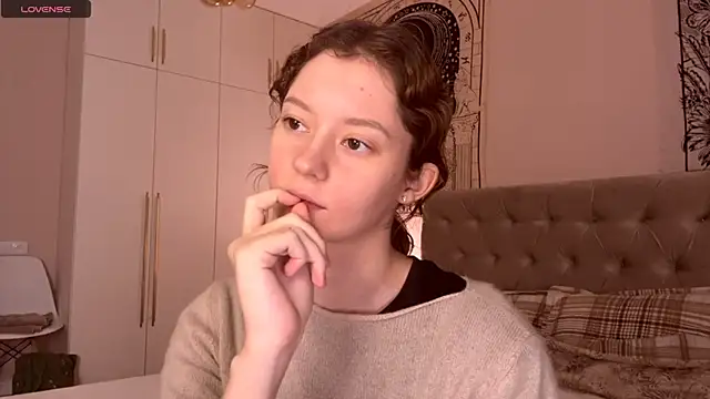 IrisPurrphy online show from 11/16/25, 03:39