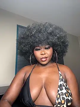 WomanNextdoor1 online show from 11/15/25, 10:01