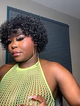 WomanNextdoor1 online show from 01/14/26, 07:36