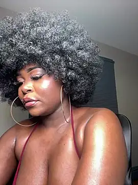 WomanNextdoor1 online show from 04/04/26, 10:02