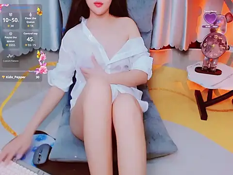 Snapshot of girlsweets2277 chatting on 09/27/25, 02:33 girlsweets2277 online show from 09/27/25, 02:33