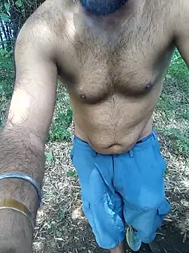 Snapshot of Aeroxx chatting on 09/18/25, 04:36 Aeroxx online show from 09/18/25, 04:36