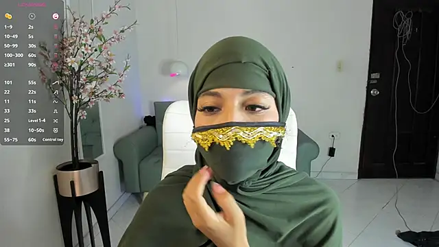 Snapshot of leila_whisper chatting on 09/10/25, 06:52 leila whisper online show from 09/10/25, 06:52