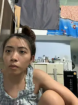 Snapshot of Minee1202 chatting on 04/28/26, 12:42 Minee1202 online show from 04/28/26, 12:42
