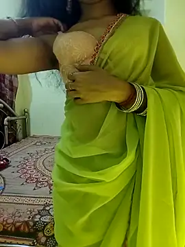 Snapshot of Snaya-baby chatting on 09/16/25, 02:40 Snaya-baby online show from 09/16/25, 02:40