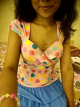 Snapshot of Snaya-baby chatting on 11/17/25, 12:22 Snaya-baby online show from 11/17/25, 12:22