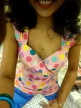 Snapshot of Snaya-baby chatting on 11/26/25, 12:33 Snaya-baby online show from 11/26/25, 12:33