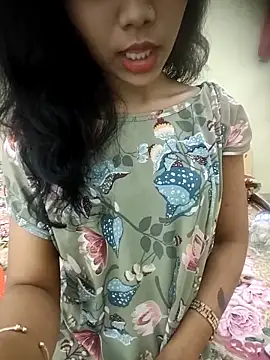 Snapshot of Snaya-baby chatting on 12/17/25, 08:04 Snaya-baby online show from 12/17/25, 08:04