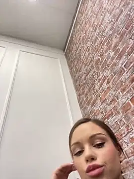 MarilynNova online show from 12/21/25, 04:08