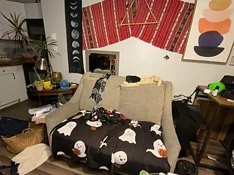 SalemStratton online show from 12/17/25, 12:05