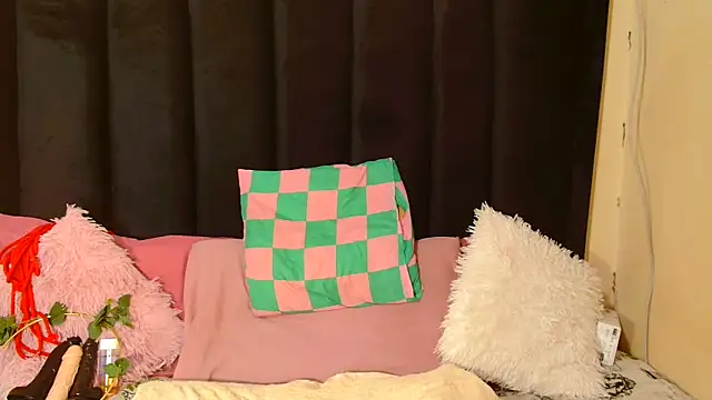 AmazingDarkDoll online show from 09/29/25, 05:01