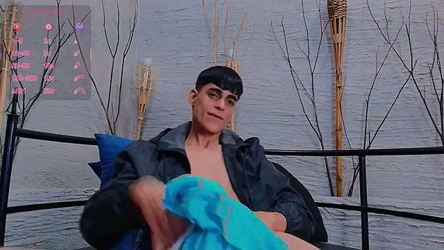 Snapshot of Dani_mc1 chatting on 09/17/25, 11:28 Dani mc1 online show from 09/17/25, 11:28