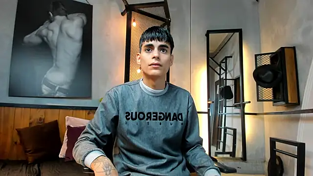 Snapshot of Dani_mc1 chatting on 10/16/25, 11:22 Dani mc1 online show from 10/16/25, 11:22