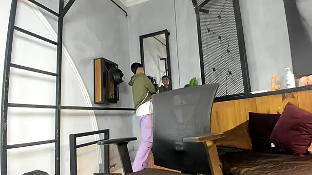 Snapshot of Dani_mc1 chatting on 10/24/25, 11:28 Dani mc1 online show from 10/24/25, 11:28