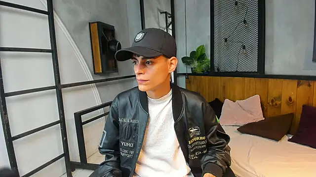 Snapshot of Dani_mc1 chatting on 11/02/25, 11:34 Dani mc1 online show from 11/02/25, 11:34