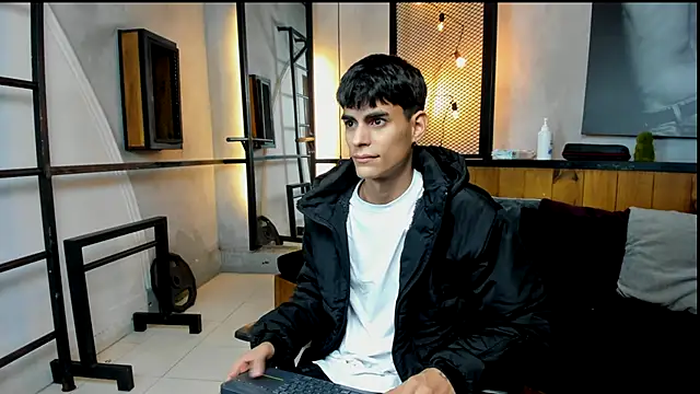 Snapshot of Dani_mc1 chatting on 11/22/25, 11:31 Dani mc1 online show from 11/22/25, 11:31