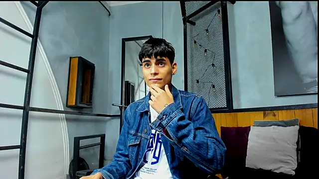 Snapshot of Dani_mc1 chatting on 11/30/25, 11:58 Dani mc1 online show from 11/30/25, 11:58