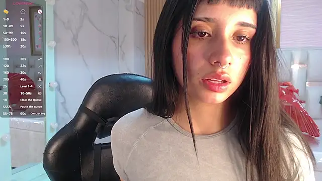 Snapshot of allyssa_bellini_s chatting on 10/25/25, 08:55 allyssa bellini s online show from 10/25/25, 08:55