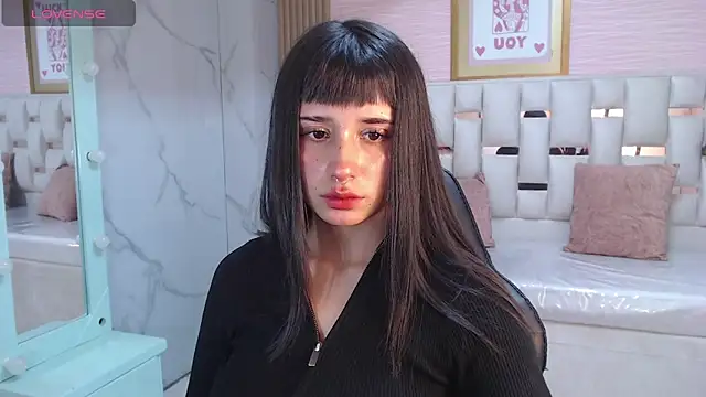 Snapshot of allyssa_bellini_s chatting on 11/15/25, 03:15 allyssa bellini s online show from 11/15/25, 03:15