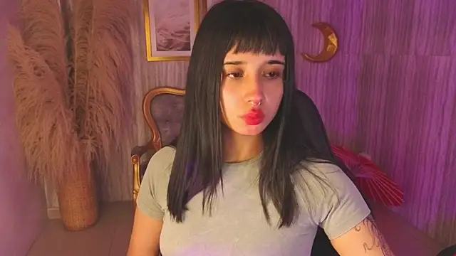 Snapshot of allyssa_bellini_s chatting on 11/22/25, 08:19 allyssa bellini s online show from 11/22/25, 08:19