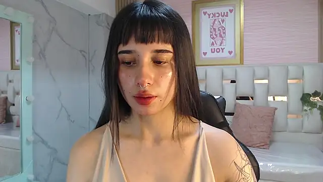 Snapshot of allyssa_bellini_s chatting on 11/30/25, 01:59 allyssa bellini s online show from 11/30/25, 01:59