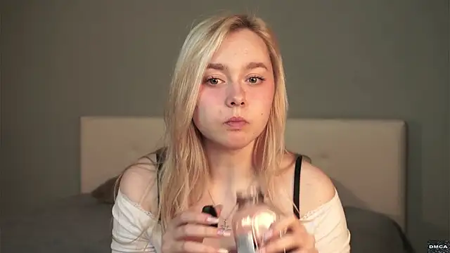 Snapshot of AccaCroyle chatting on 10/16/25, 08:10 AccaCroyle online show from 10/16/25, 08:10