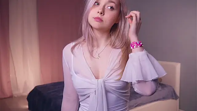 Snapshot of AccaCroyle chatting on 02/13/26, 06:48 AccaCroyle online show from 02/13/26, 06:48