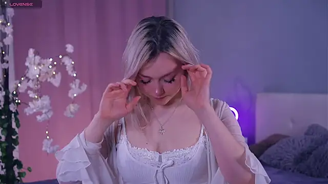 Snapshot of AccaCroyle chatting on 04/10/26, 08:02 AccaCroyle online show from 04/10/26, 08:02