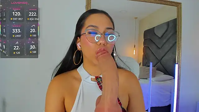 Jazmiinee online show from 02/23/26, 07:22