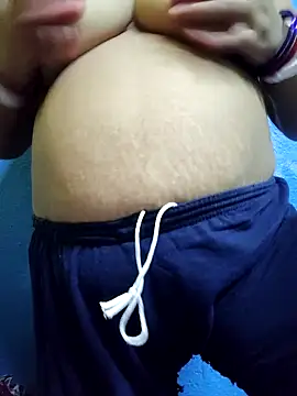 Snapshot of Exotic-bhabhi chatting on 09/28/25, 04:56 Exotic-bhabhi online show from 09/28/25, 04:56