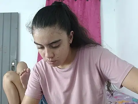 Arieeel 09 online show from 11/16/25, 07:52