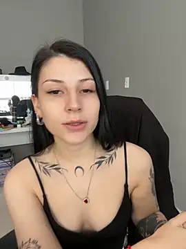 Snapshot of Privad_ravenna chatting on 10/21/25, 03:02 Privad ravenna online show from 10/21/25, 03:02