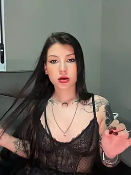 Snapshot of Privad_ravenna chatting on 06/15/26, 06:37 Privad ravenna online show from 06/15/26, 06:37