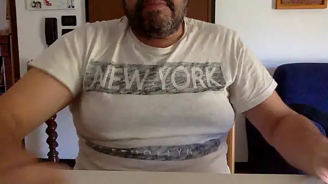 Snapshot of steve669_hot chatting on 09/20/25, 12:39 steve669 hot online show from 09/20/25, 12:39