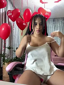 laure torres online show from 02/04/26, 02:06