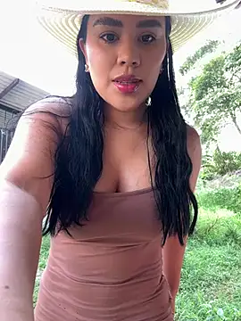 laure torres online show from 02/07/26, 01:37