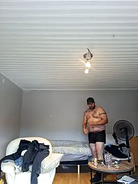 Snapshot of Bamse28 chatting on 09/29/25, 02:22 Bamse28 online show from 09/29/25, 02:22