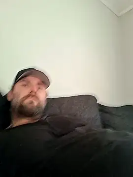 Snapshot of Bamse28 chatting on 10/18/25, 02:40 Bamse28 online show from 10/18/25, 02:40