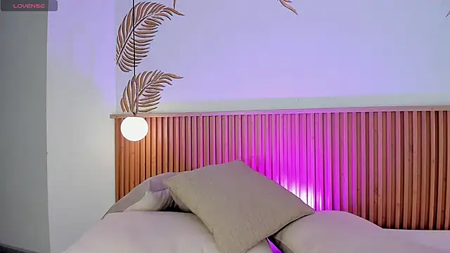 Valleriie  online show from 01/08/26, 04:31