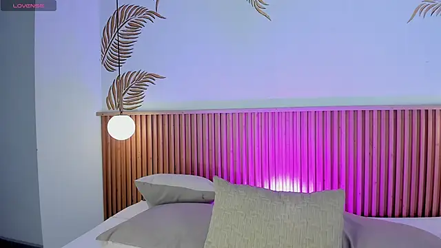 Valleriie  online show from 04/15/26, 03:41